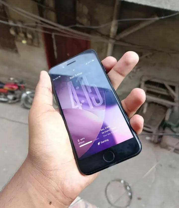 iPhone SE 3rd generation Jv 1