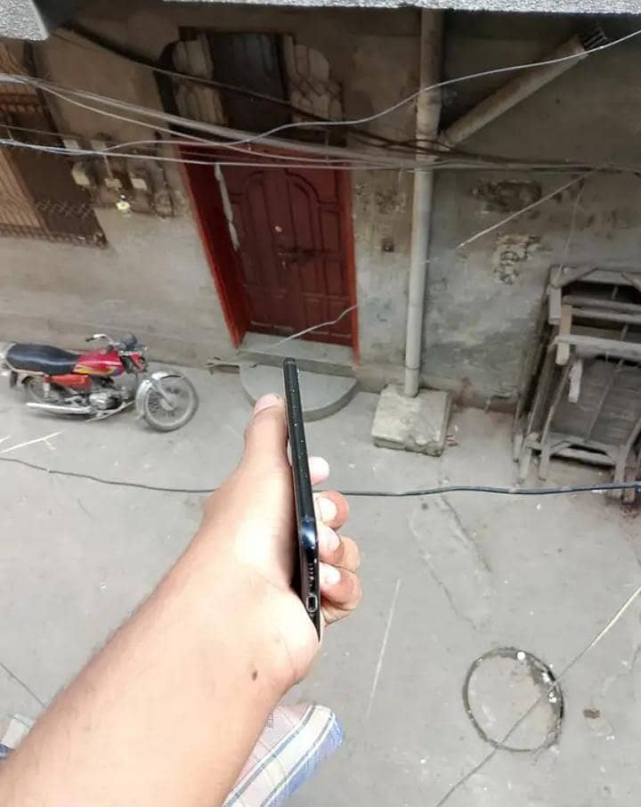 iPhone SE 3rd generation Jv 3