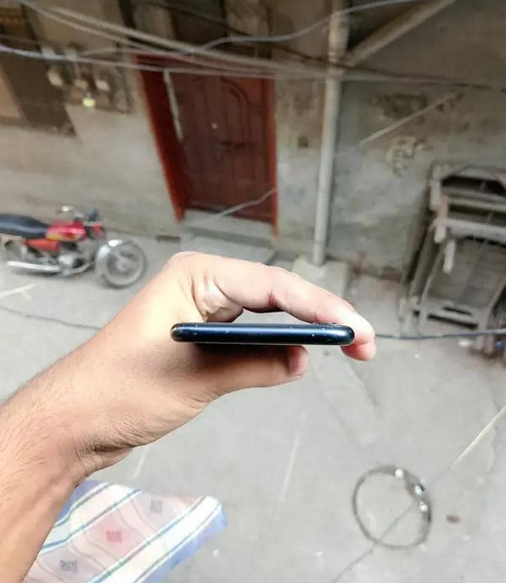 iPhone SE 3rd generation Jv 4