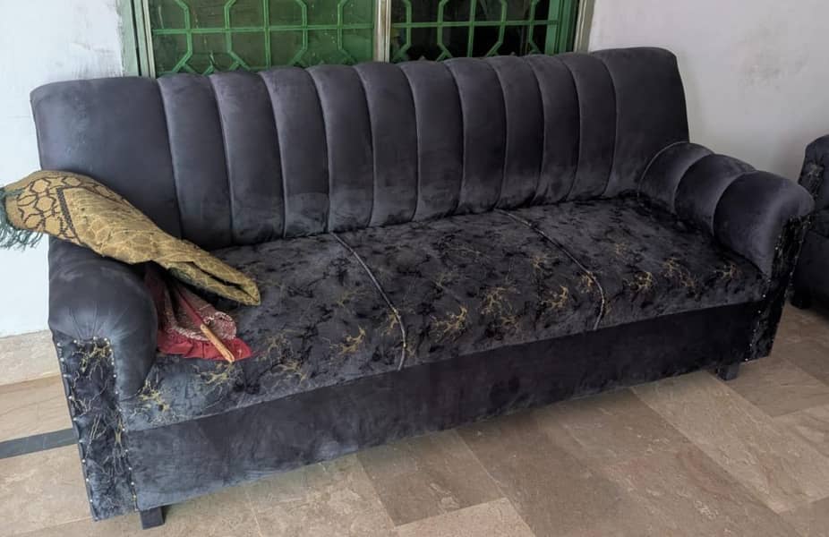 5 setter sofa 1
