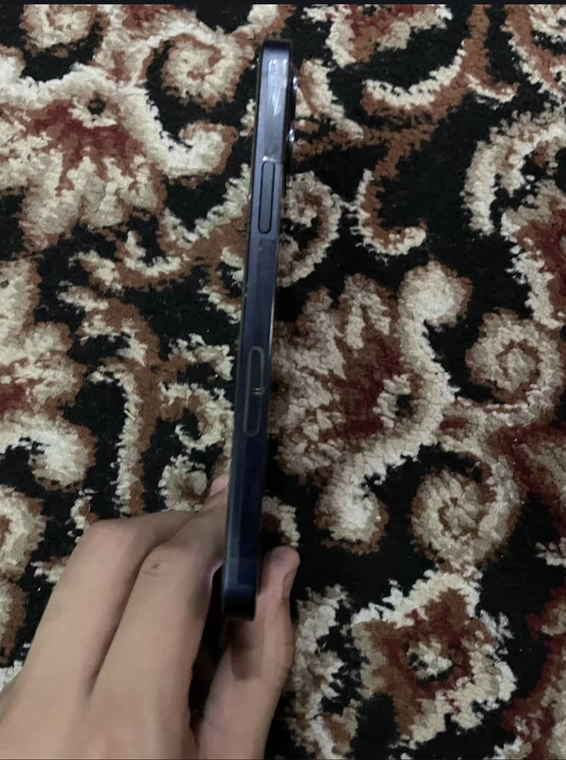 Apple iPhone 12 3