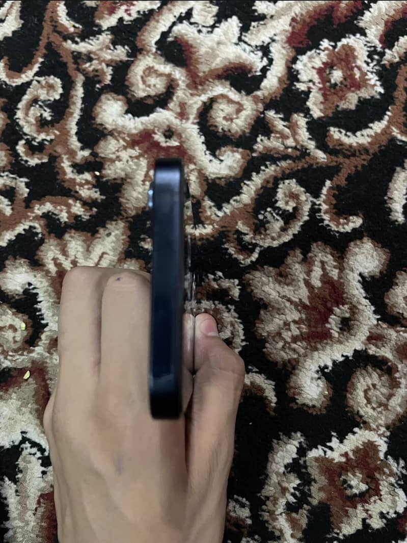 Apple iPhone 12 6