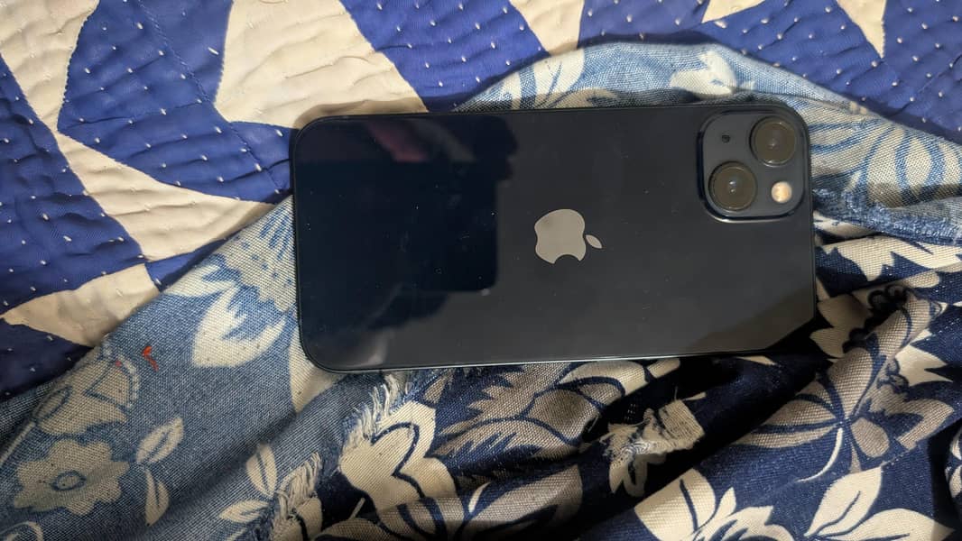 Apple iPhone 13 0