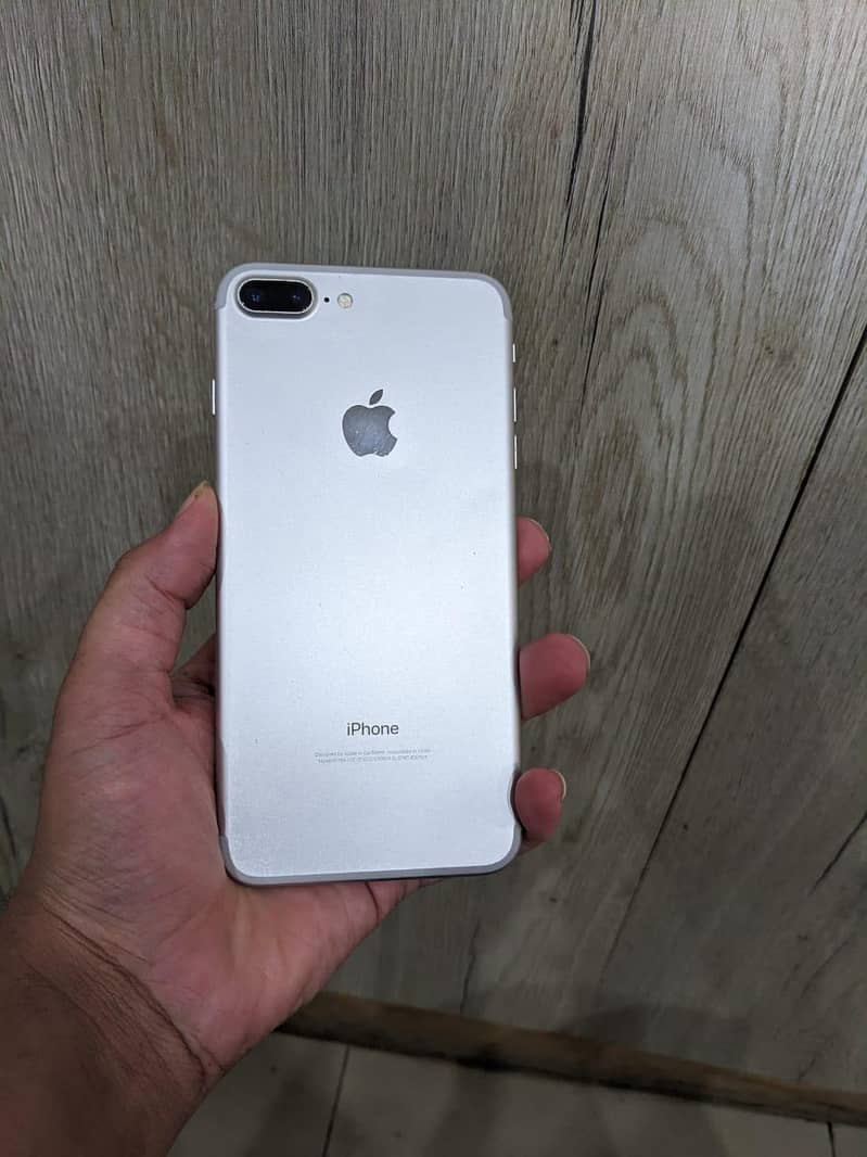 Apple iPhone 7 Plus 0