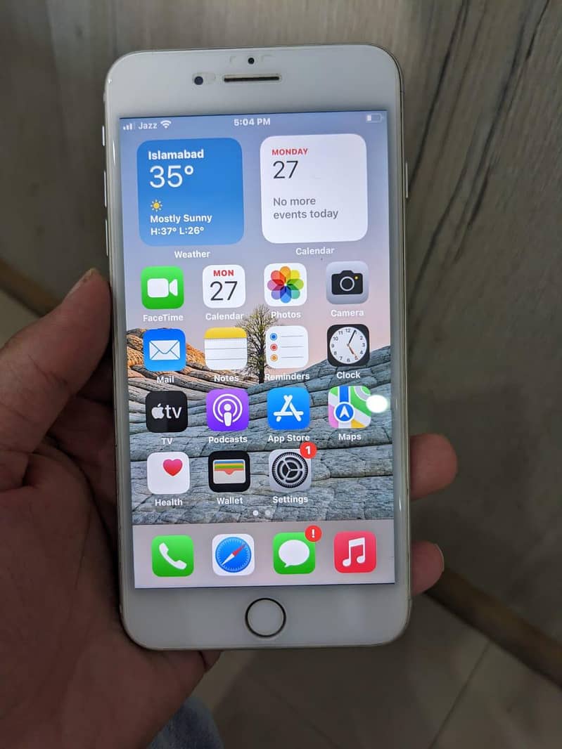 Apple iPhone 7 Plus 1