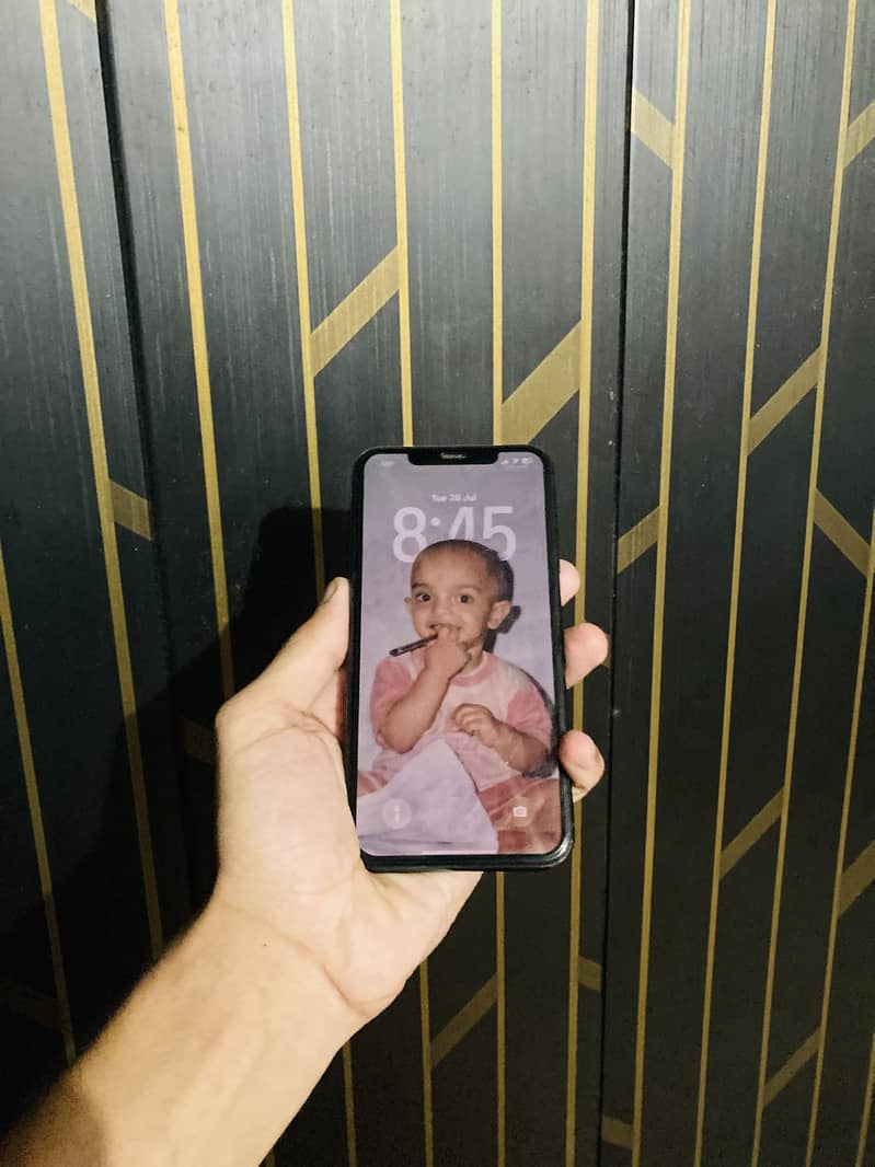 Apple iPhone 11 Pro Max 2