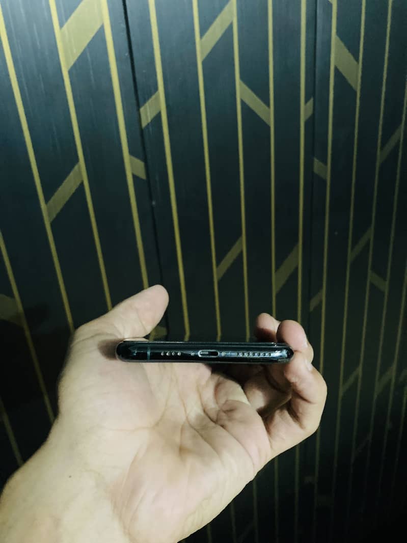 Apple iPhone 11 Pro Max 5