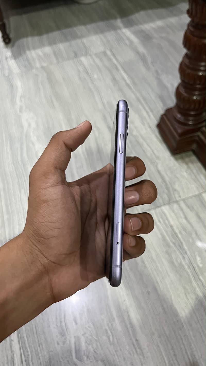 Apple iPhone 11 3