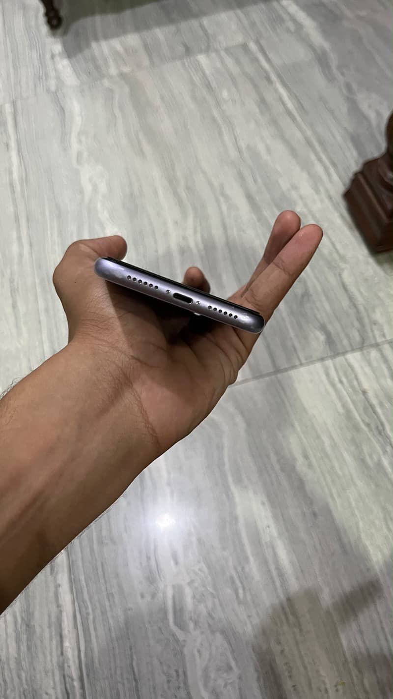 Apple iPhone 11 5