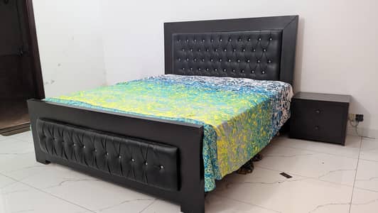 King Size Solid Wood Bedroom Set – Complete Set – Good Condition
