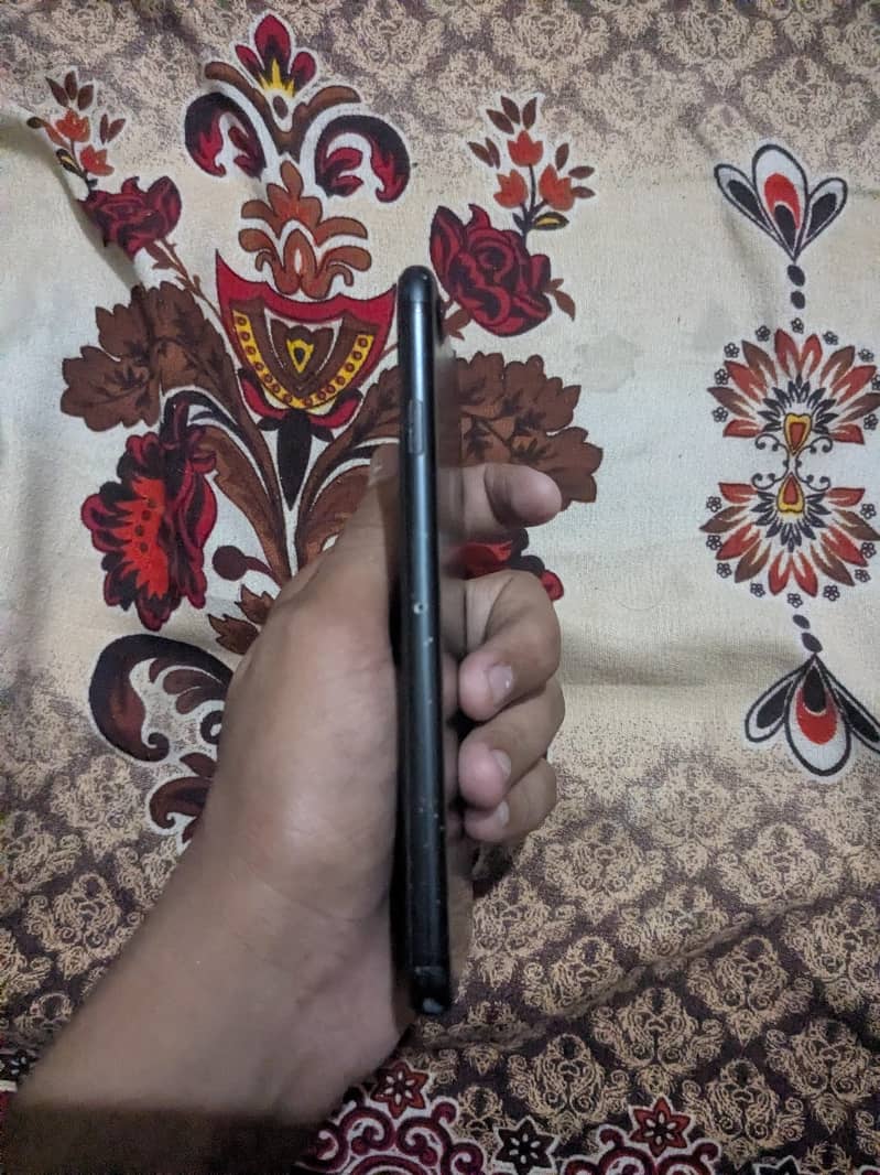 Apple iPhone 7 1
