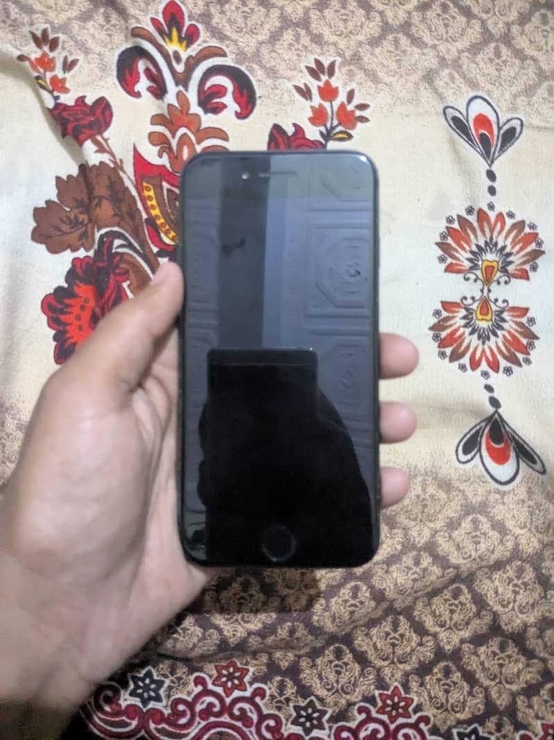 Apple iPhone 7 4