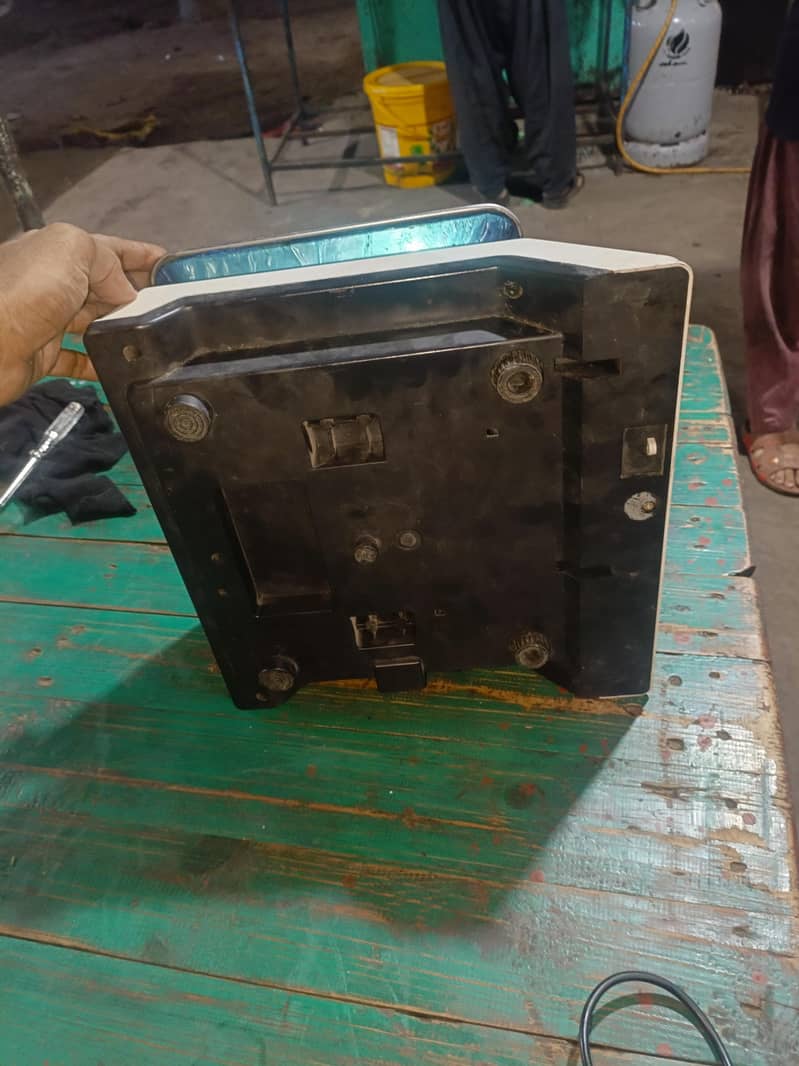 بالکل نیا کانٹا ہے تقریبا 20 دن چلا ہوا ہے 4
