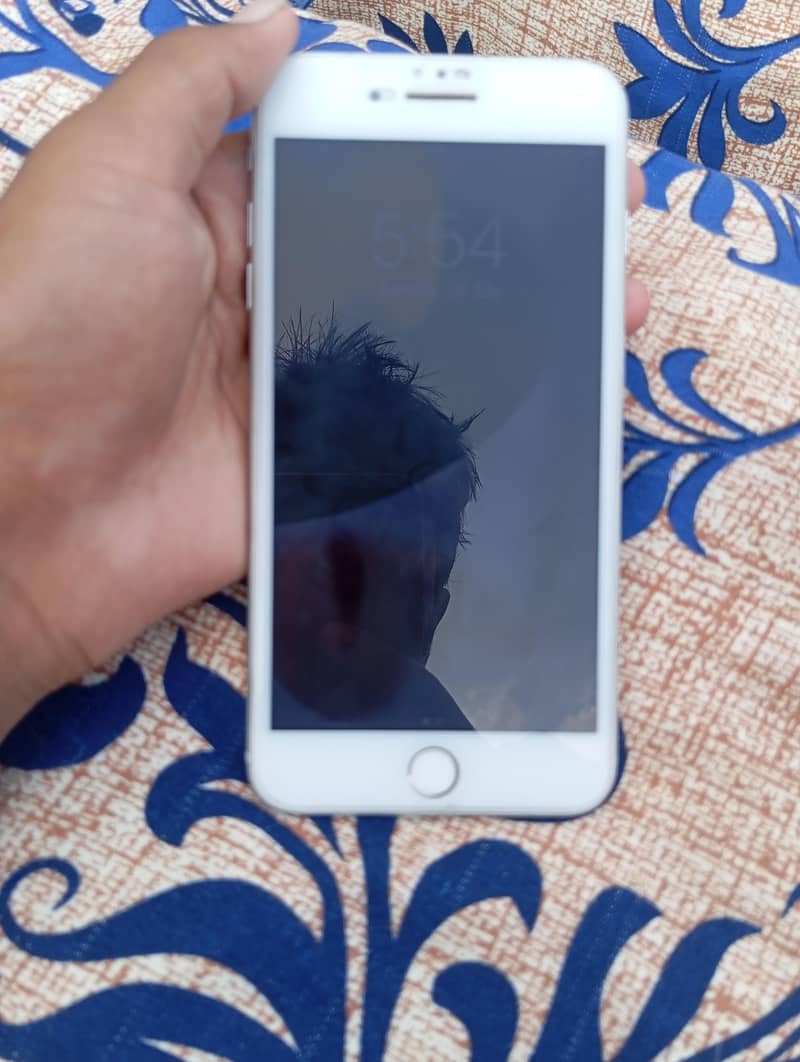 Apple iPhone 7 Plus 0