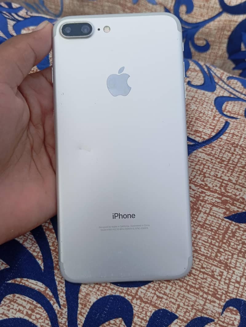 Apple iPhone 7 Plus 1