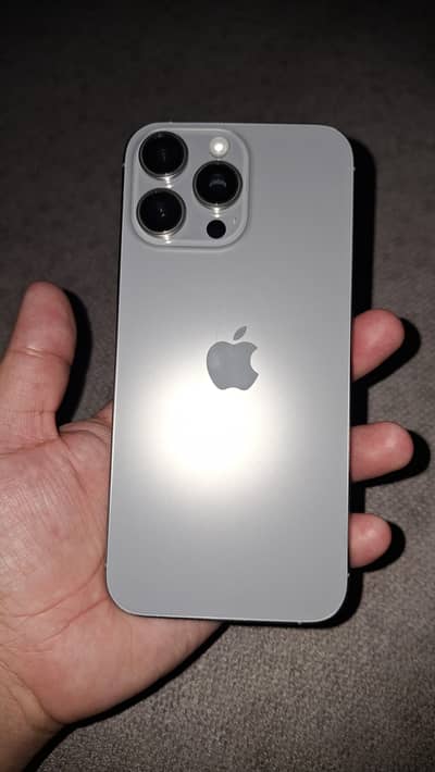 Apple iPhone 16 Pro Max
