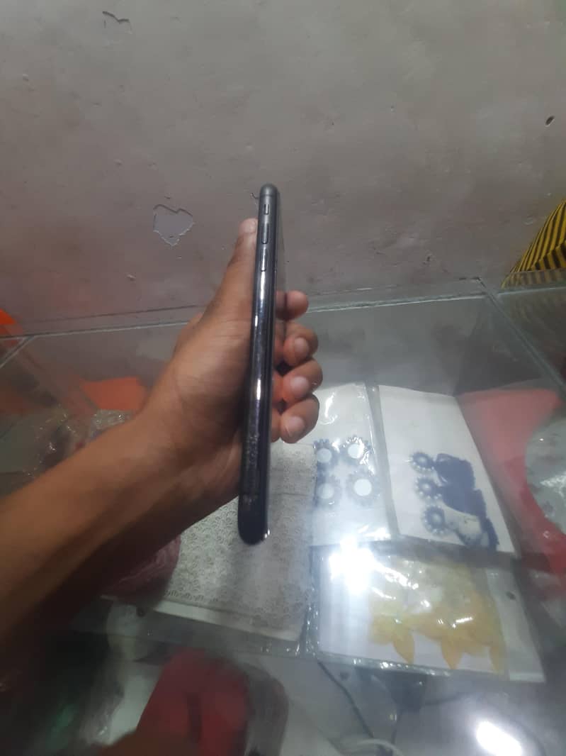 Apple iPhone X 0