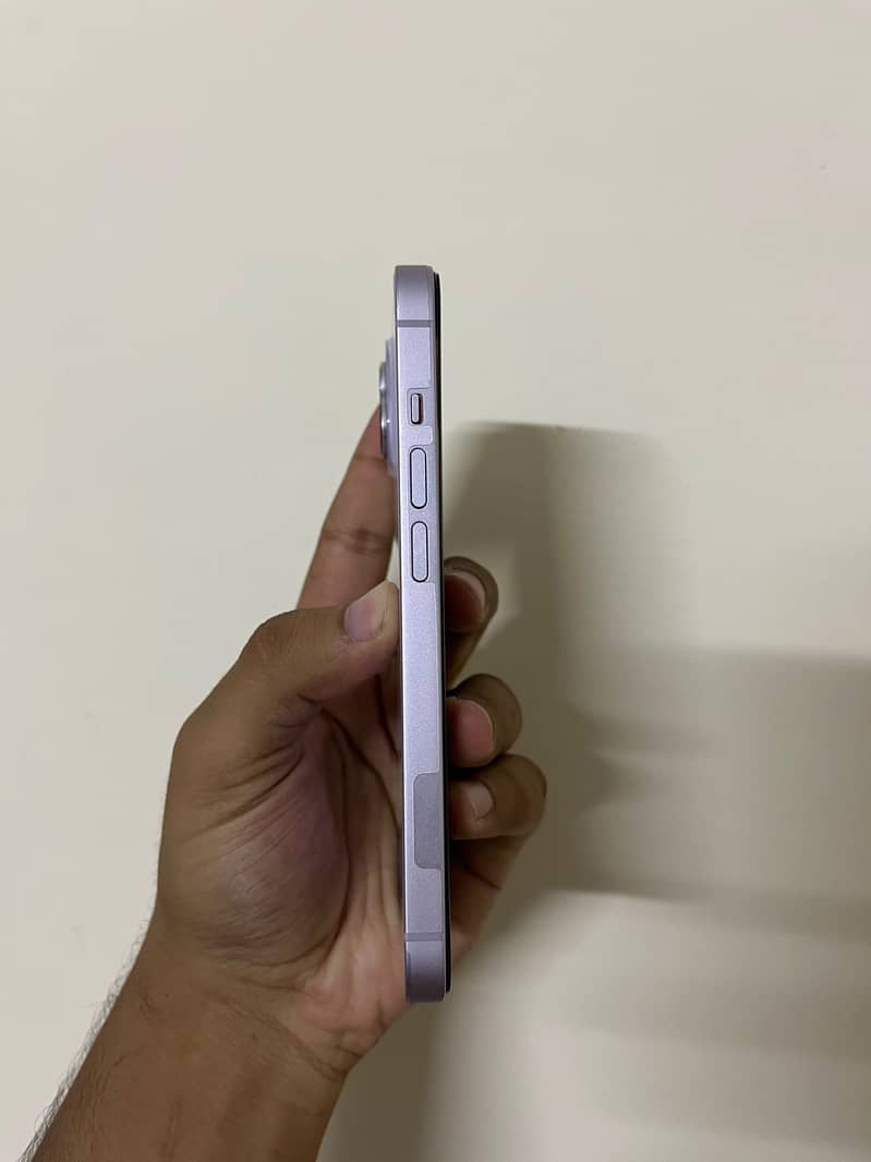 Apple iPhone 14 4