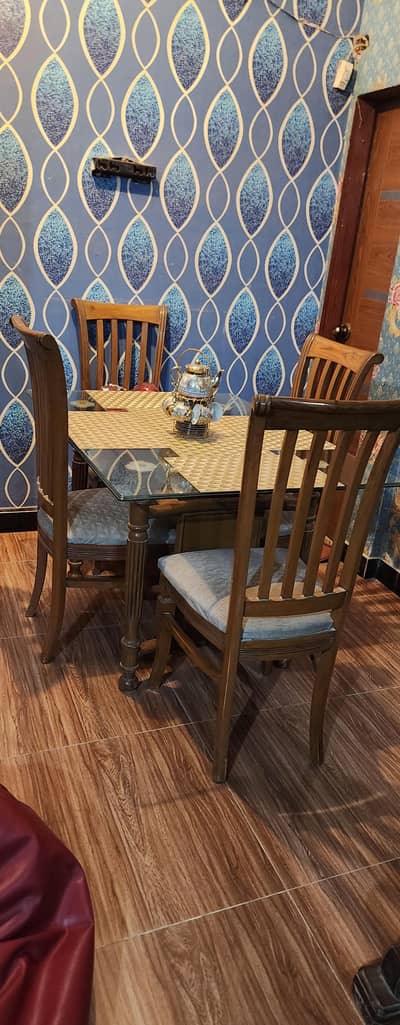 Dining table for sell