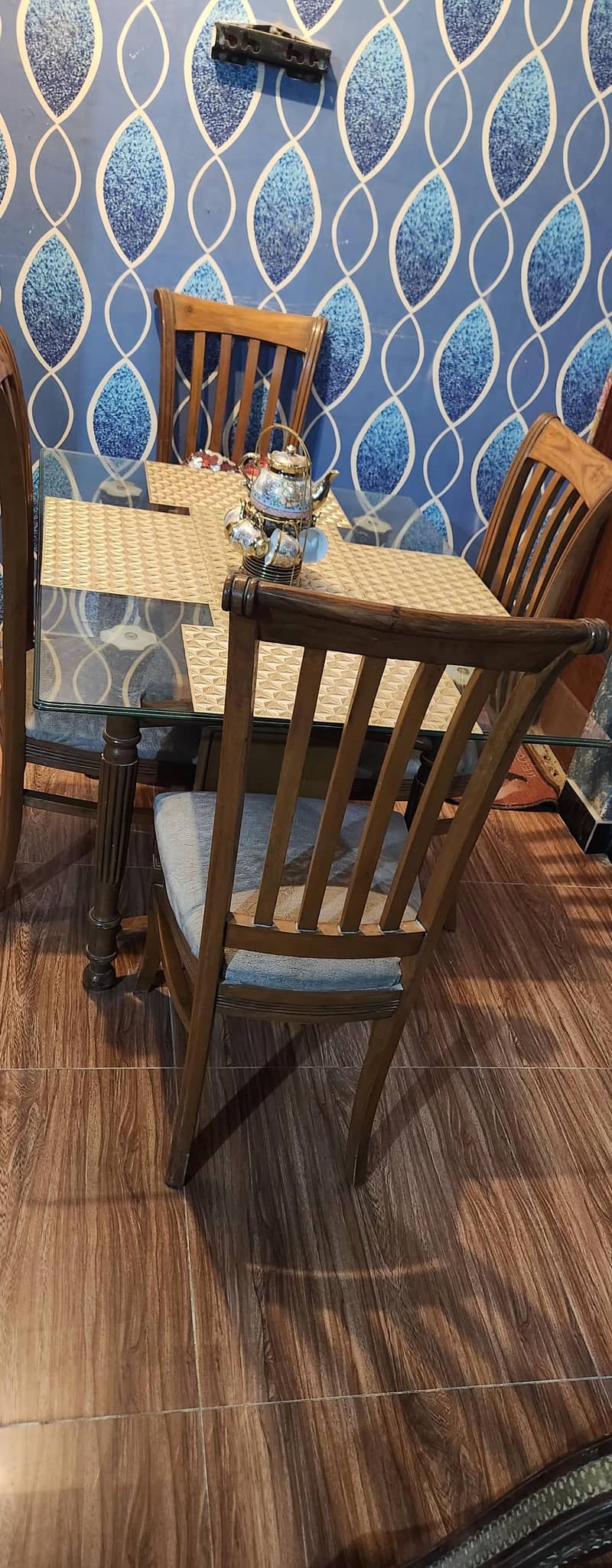 Dining table for sell 2