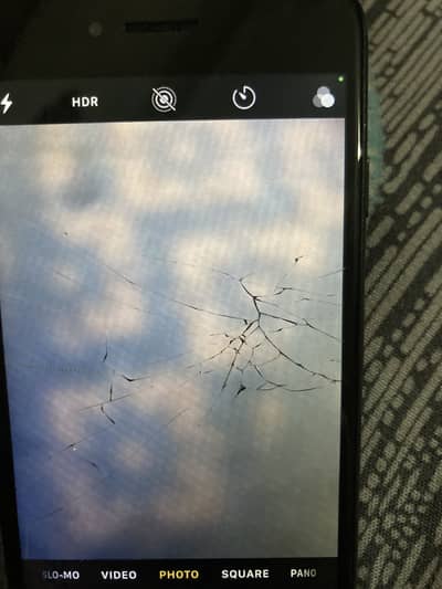 Apple iPhone 7 128gb screen crack all ok