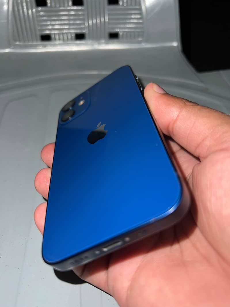 Apple iPhone 12 mini 1