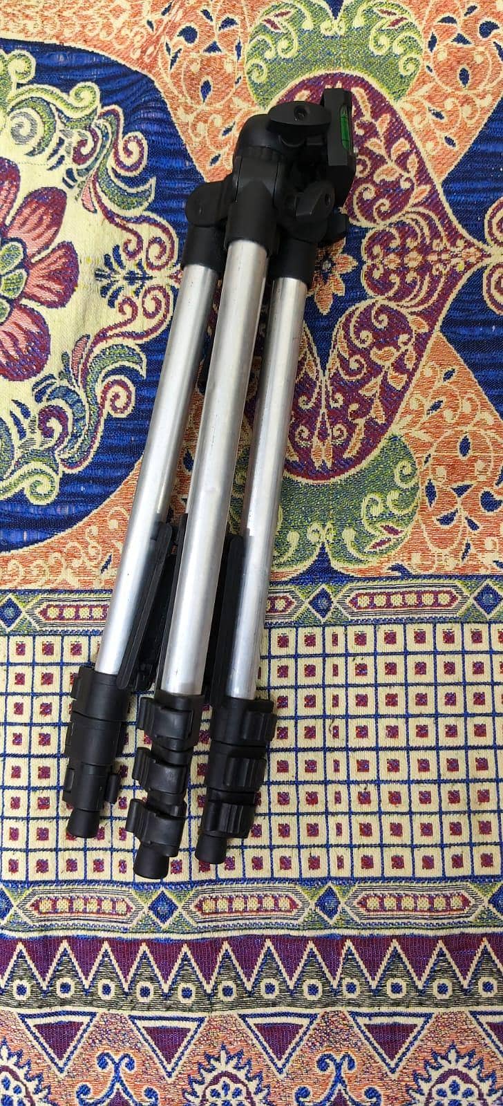 tripod stand 2
