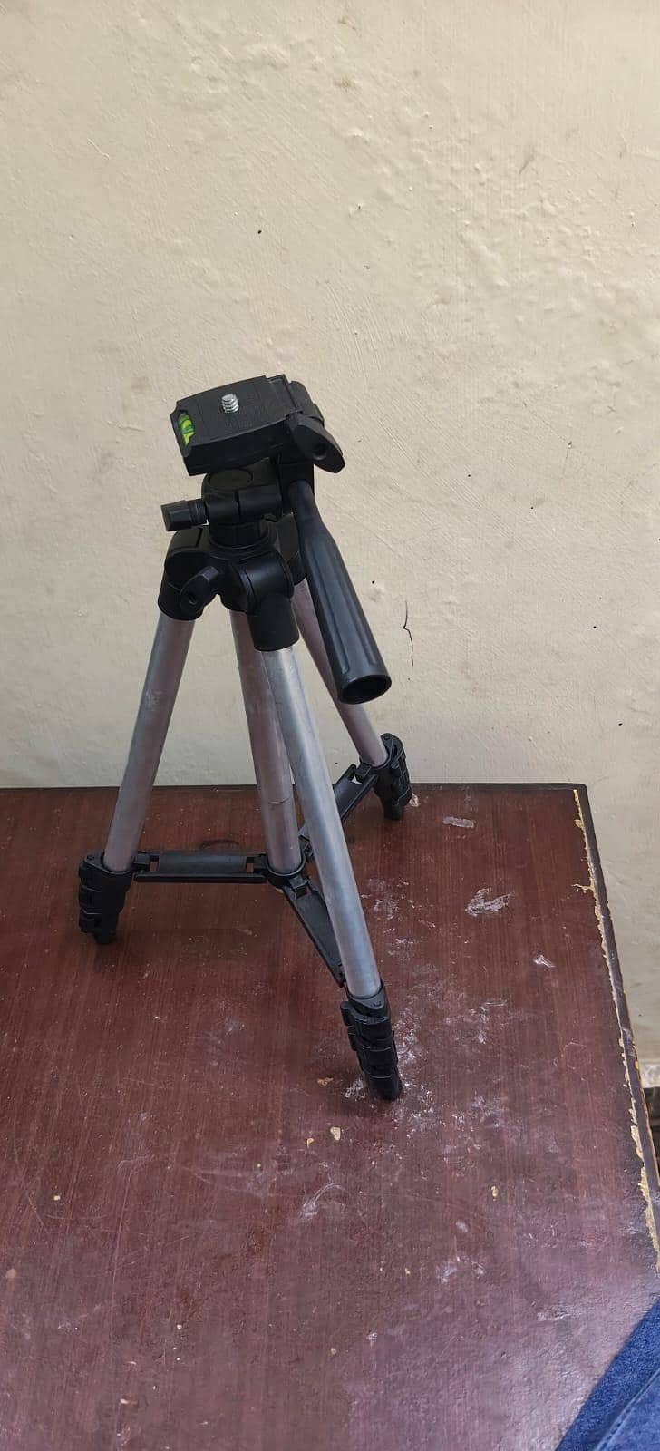 tripod stand 3