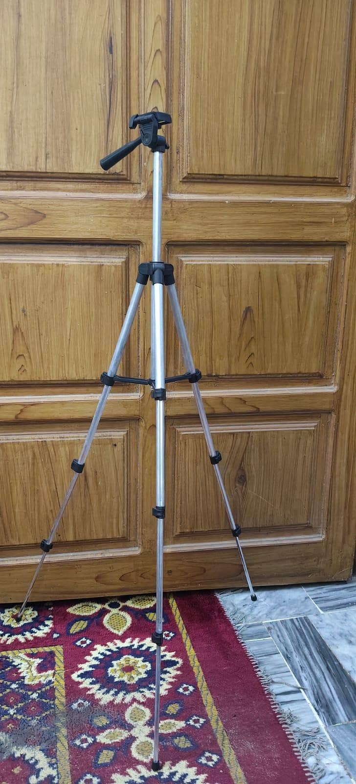 tripod stand 4