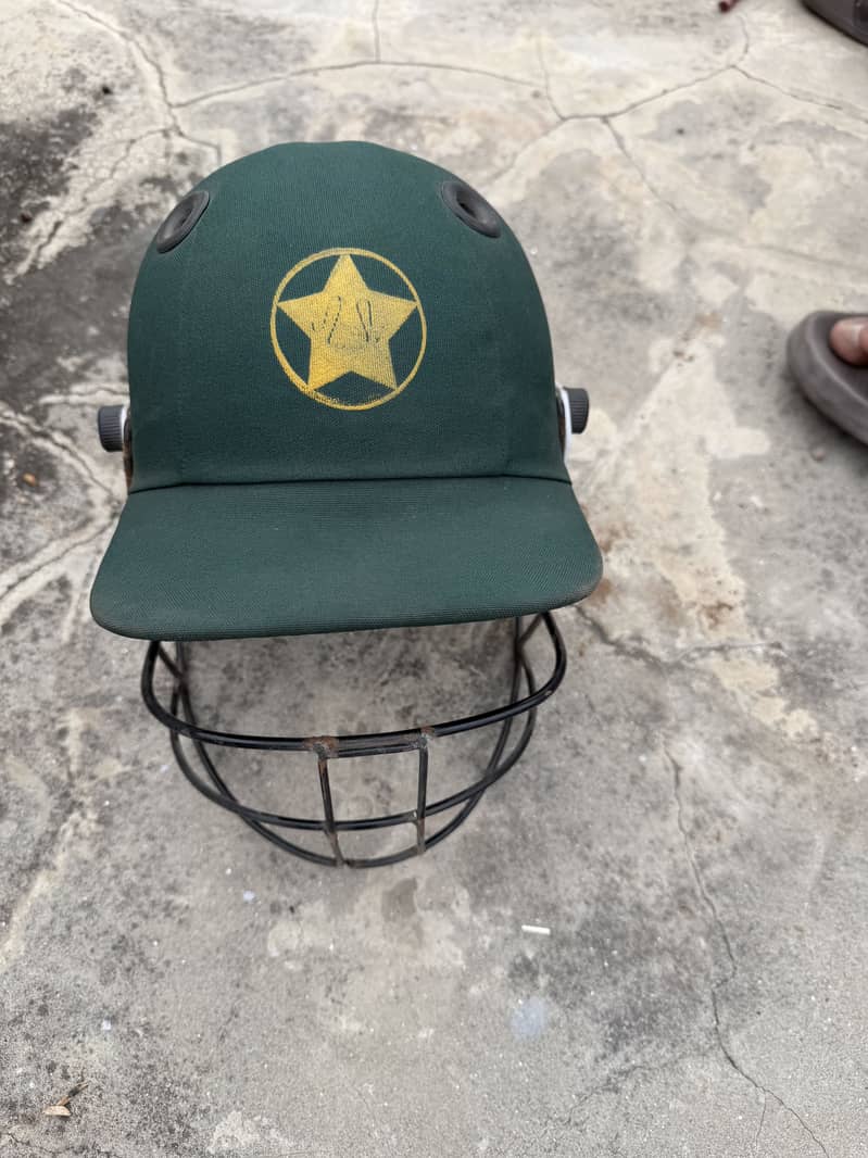 Helmet 0