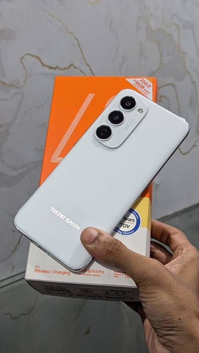 Tecno Spark 40 Pro plus