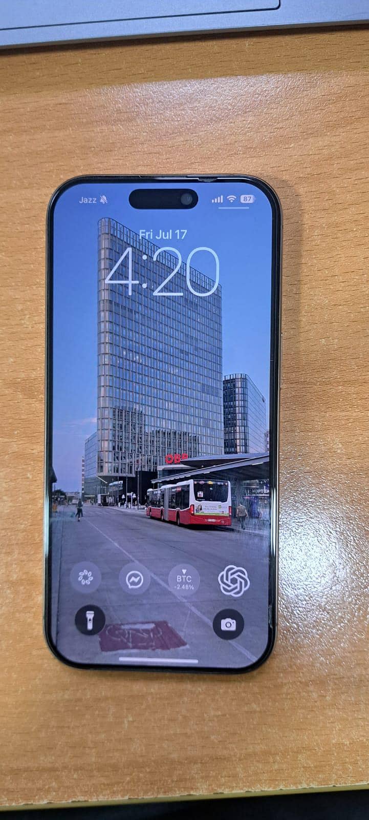 iPhone 16 Pro 1