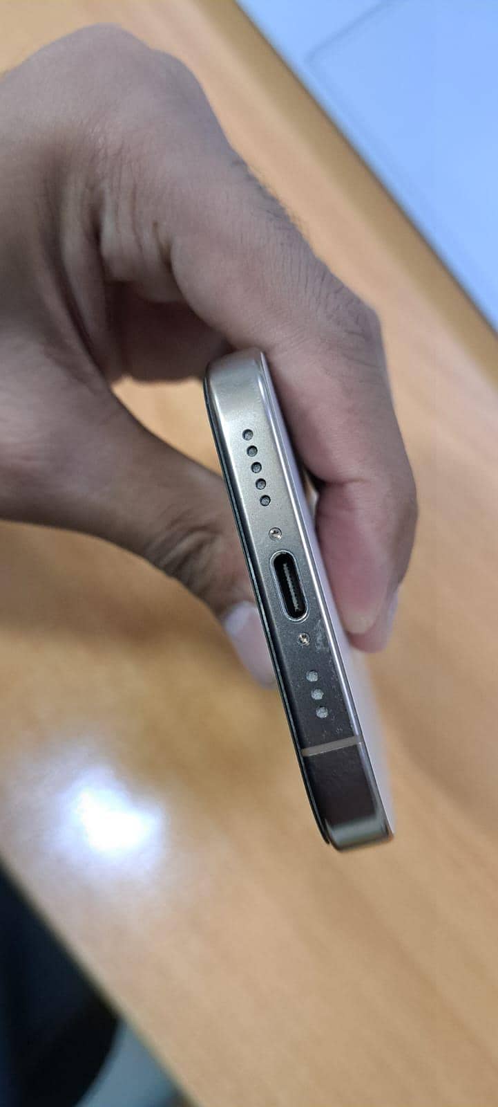 iPhone 16 Pro 4