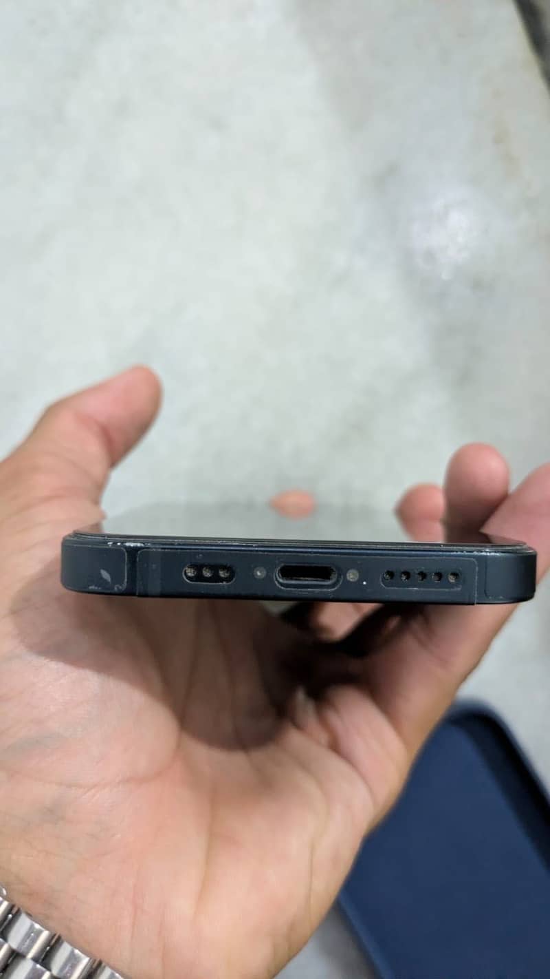 Apple iPhone 13 mini 1