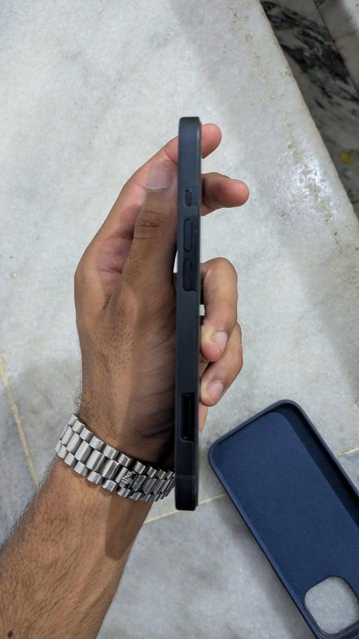 Apple iPhone 13 mini 2
