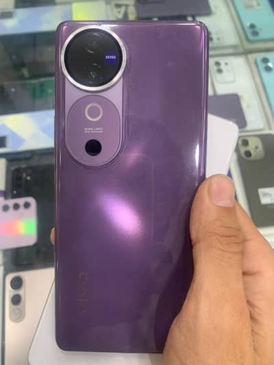 Vivo V40