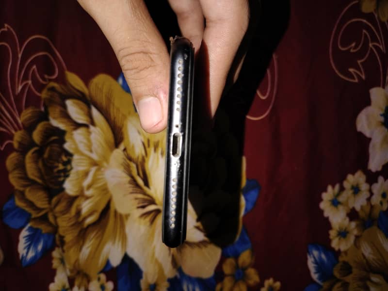 Apple iPhone 8 Plus 3