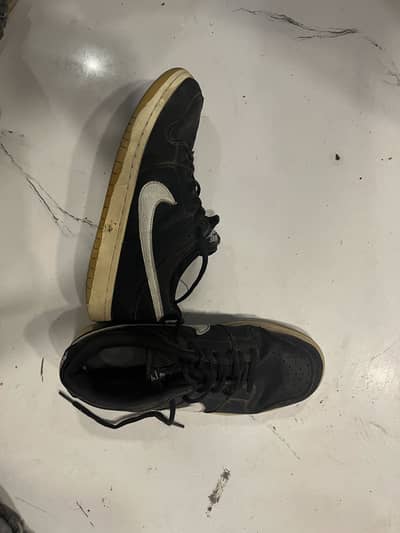 NIKE SB BLACK GUM AND NEW BALANCE