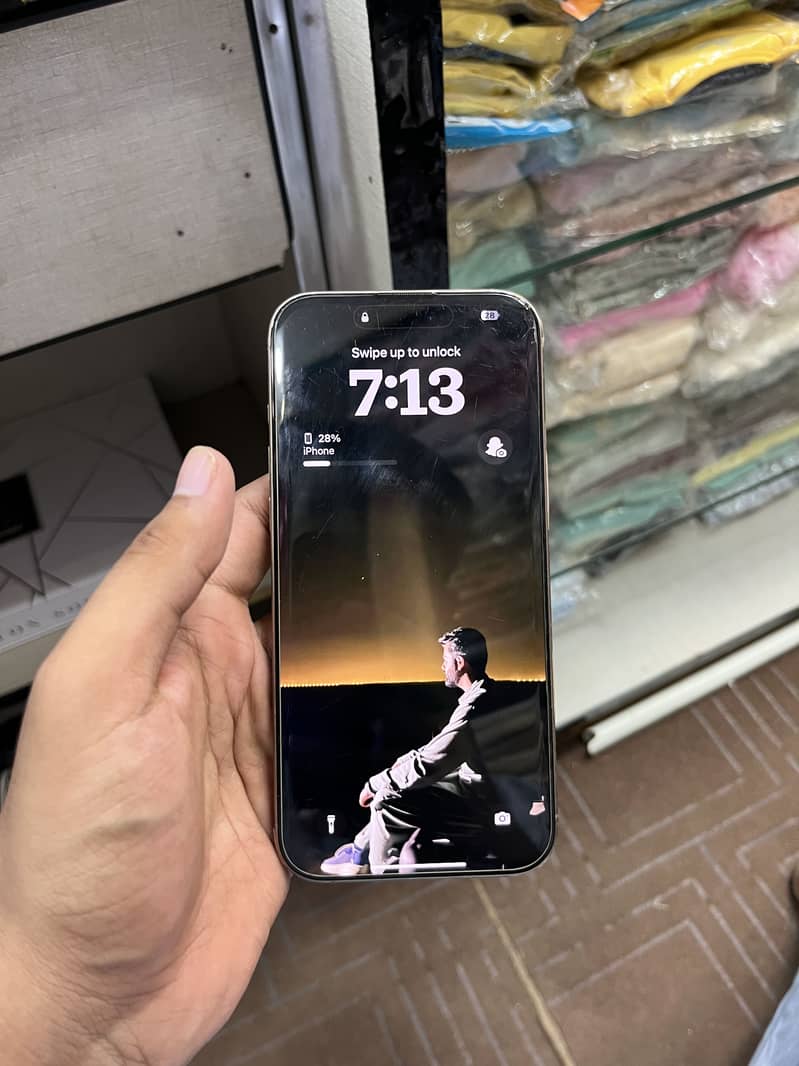 Apple iPhone 16 Pro Max 2