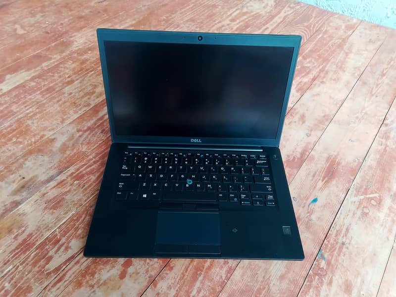 Dell Latitude E7490 1