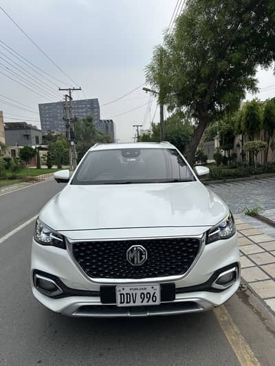 MG HS 2021