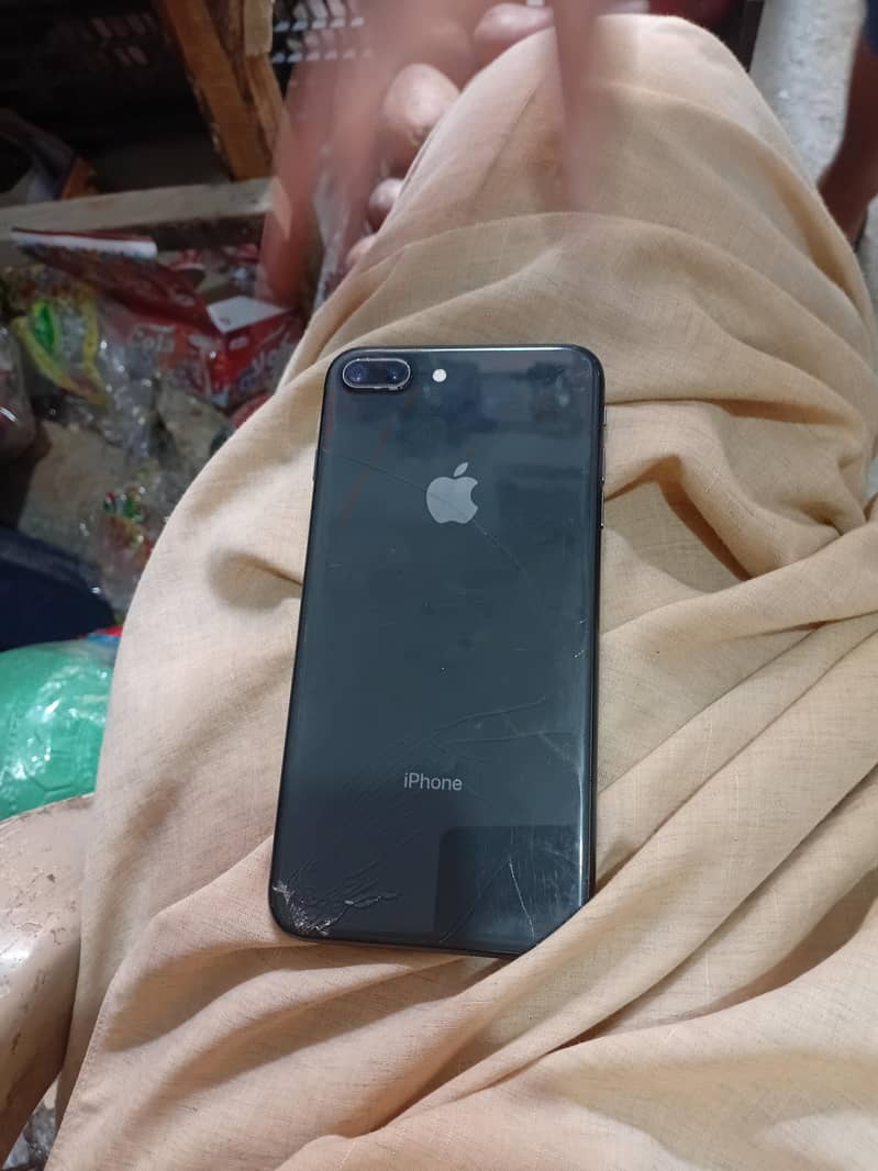 Apple iPhone 8 Plus 0