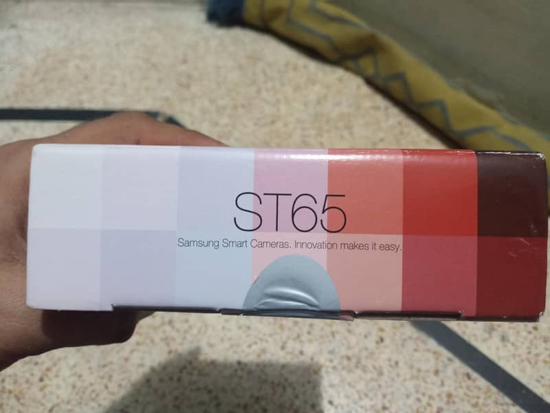 14.1 mega pixel  Ccd sensor digital camera Mint condition 9