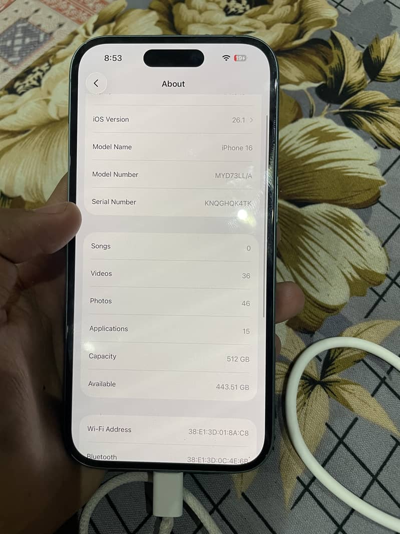 Apple iPhone 16 7