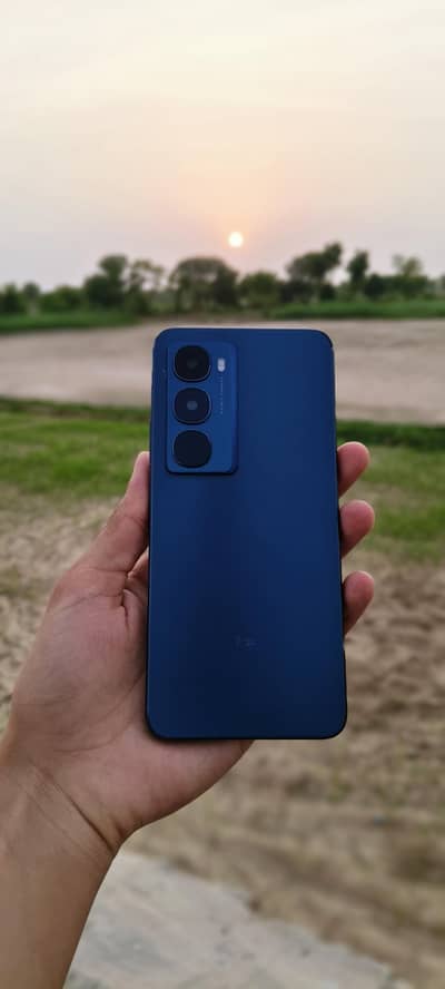 Itel City 100