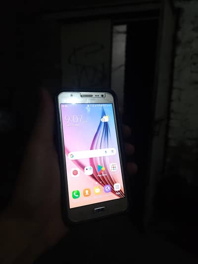 Samsung Mobile J5
