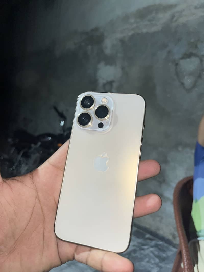 Apple iPhone 13 Pro 3