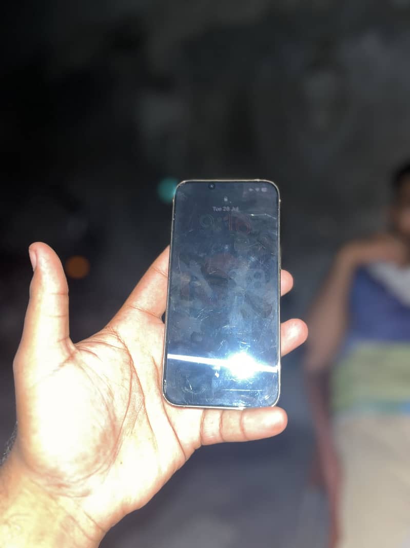 Apple iPhone 13 Pro 4