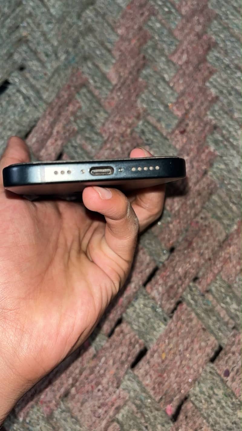 Apple iPhone 15 2