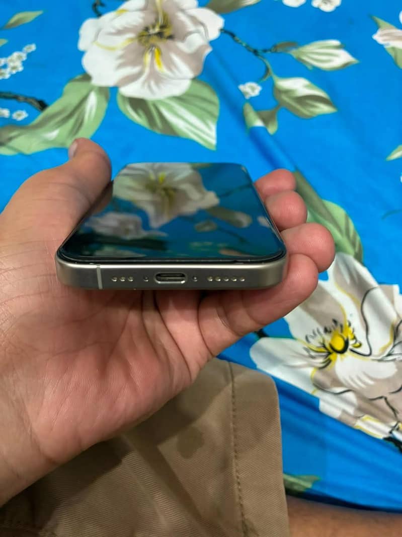 Apple iPhone 15 Pro 1